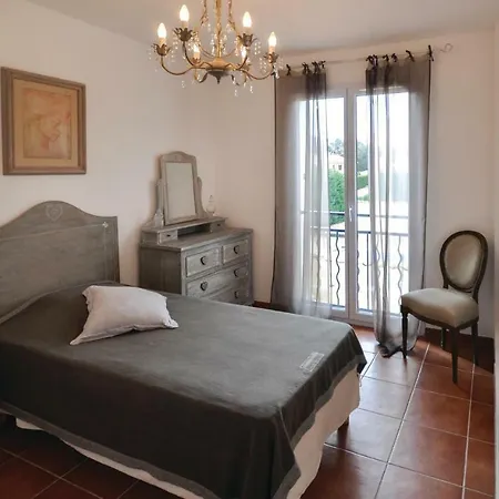 別荘 Amazing In Sur Argens *